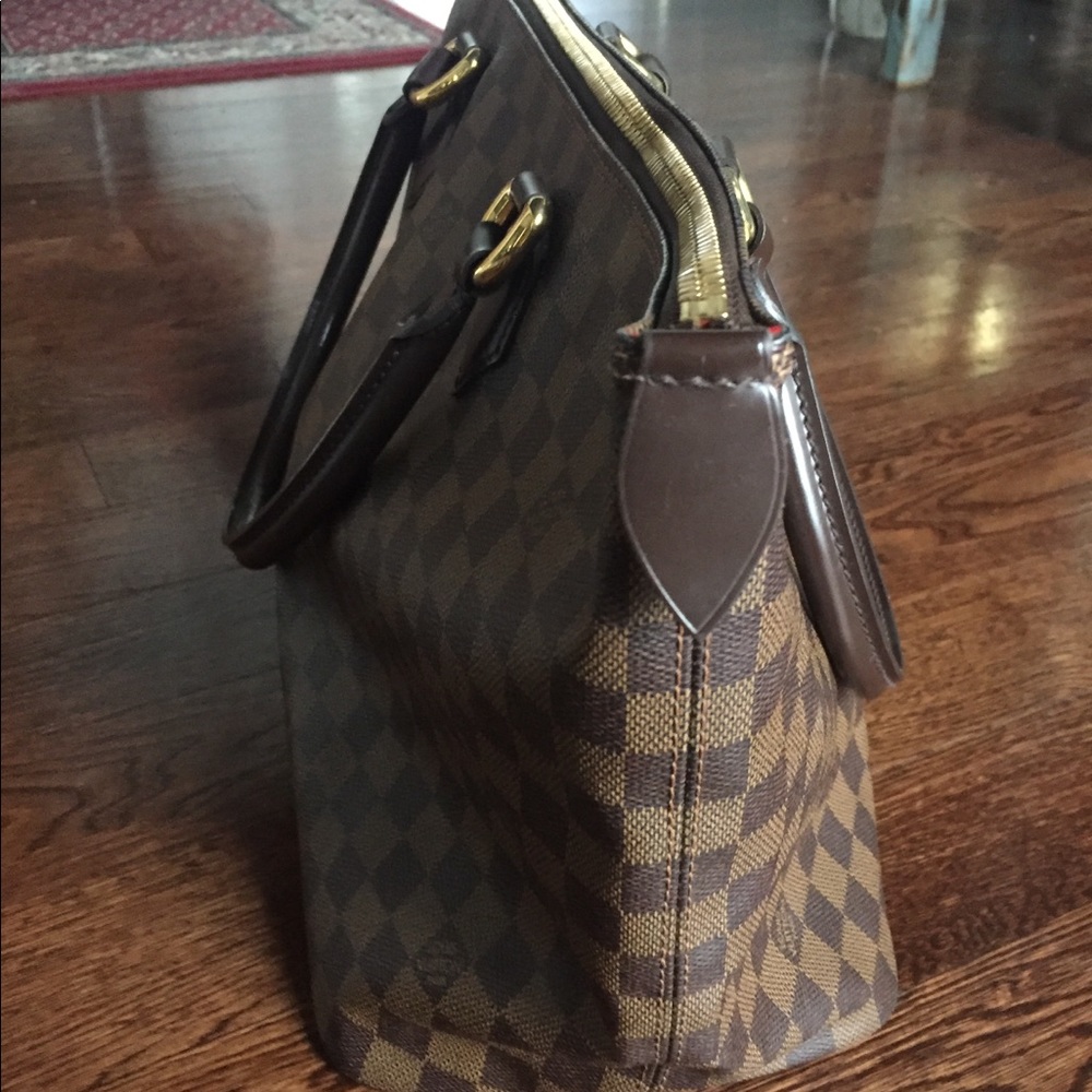 Louis Vuitton Checkered Bag DISCONTINUED/AUTHENTIC - Picture 3 of 16
